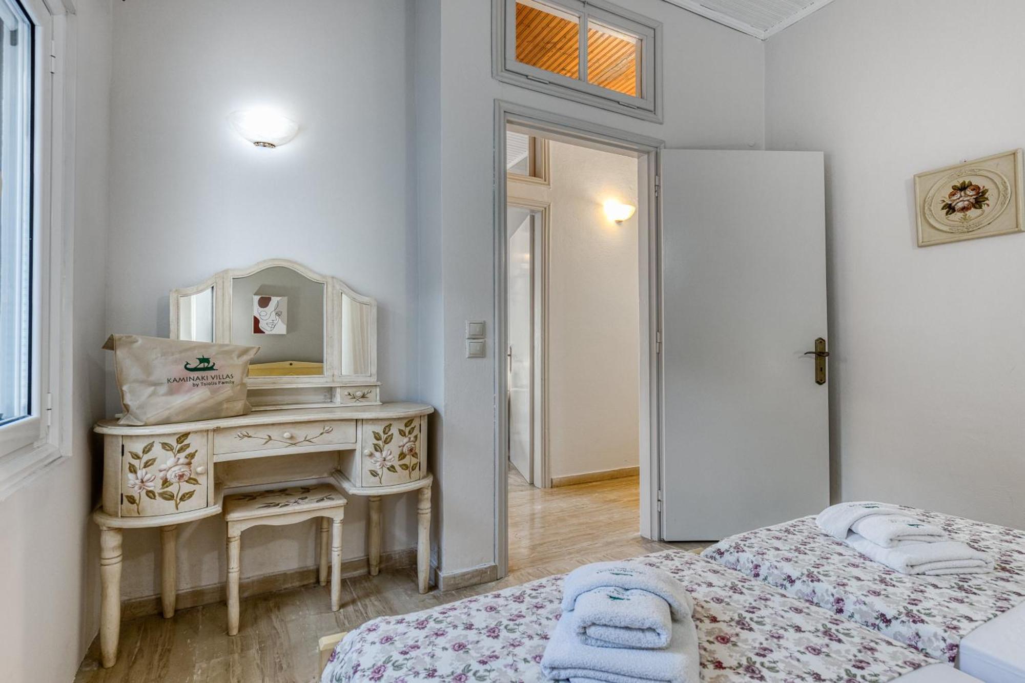 Villa Angeliki By Tsiolis Family Katávolos Esterno foto