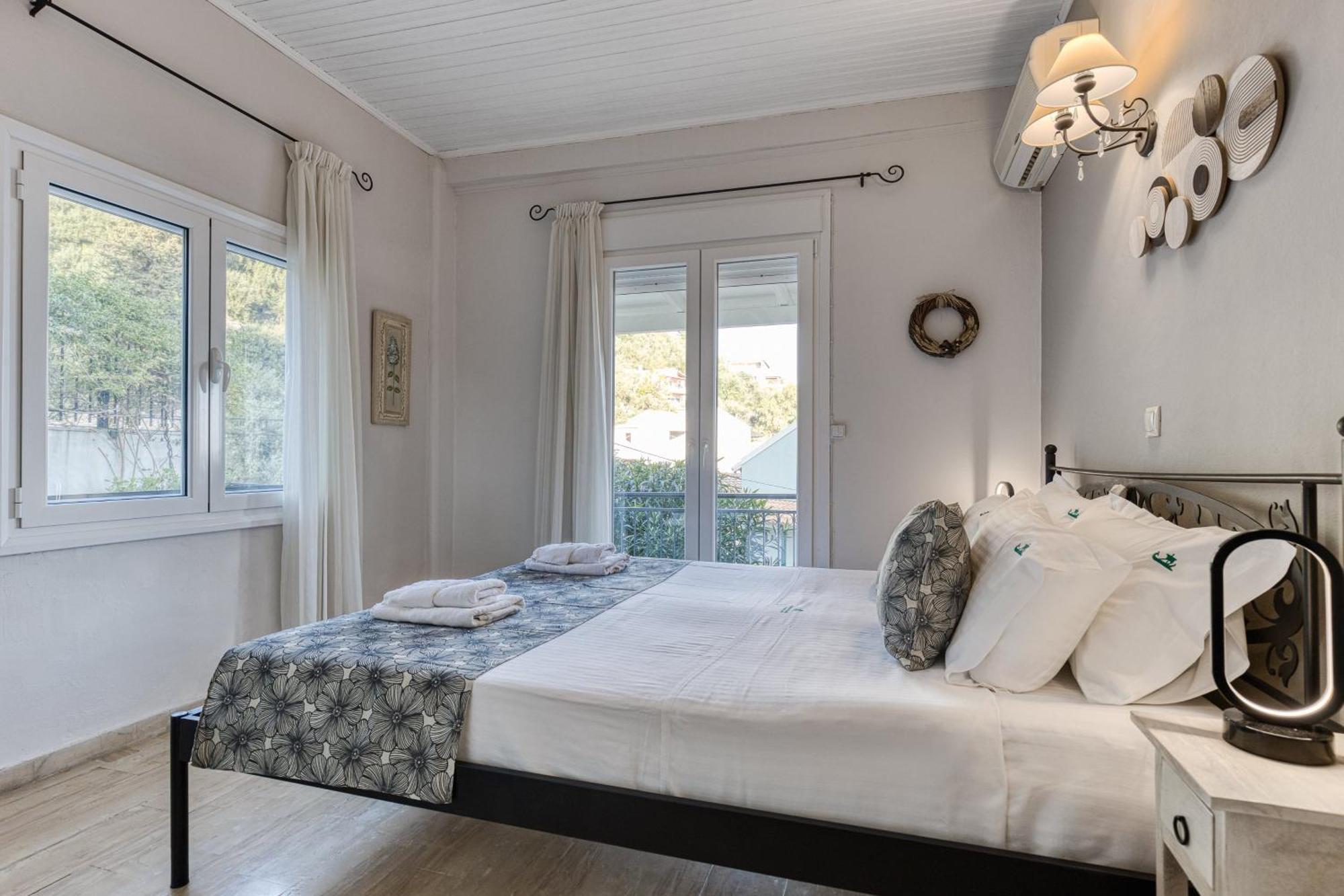 Villa Angeliki By Tsiolis Family Katávolos Esterno foto
